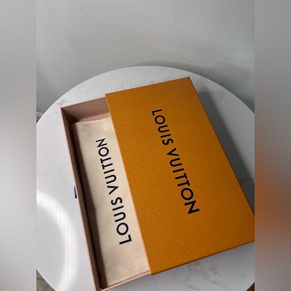 Louis Vuitton Limited Edition Passport Cover /Tennis Lovers Collection Brand New - Picture 10 of 11